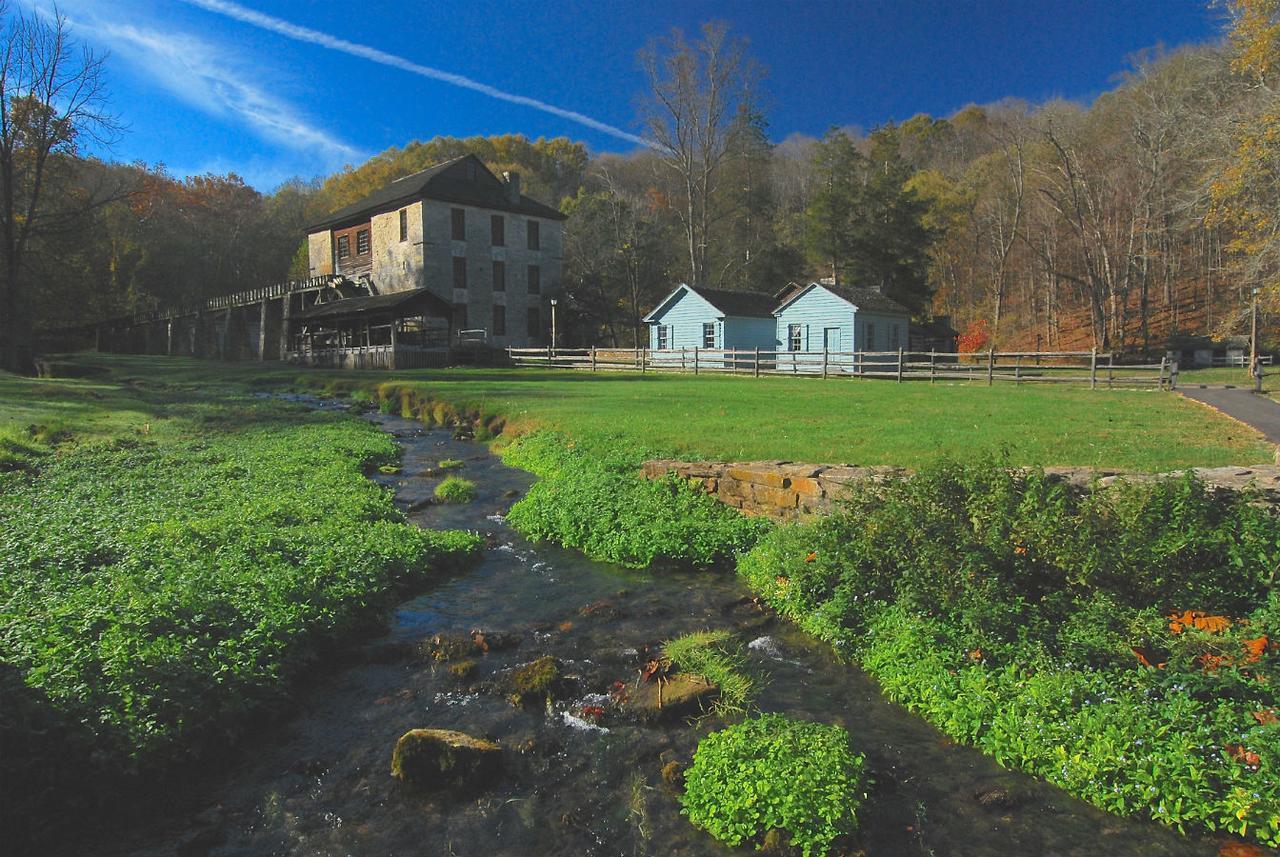 Spring Mill Inn Mitchell 외부 사진